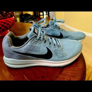 Women’s Nike size 9